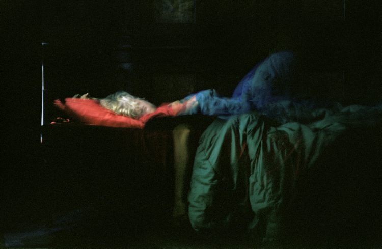 Sleeping sister, Schlafes Brude, unconsciousness, dream, pinhole photography, Lochkamera, Langzeitbelichtung